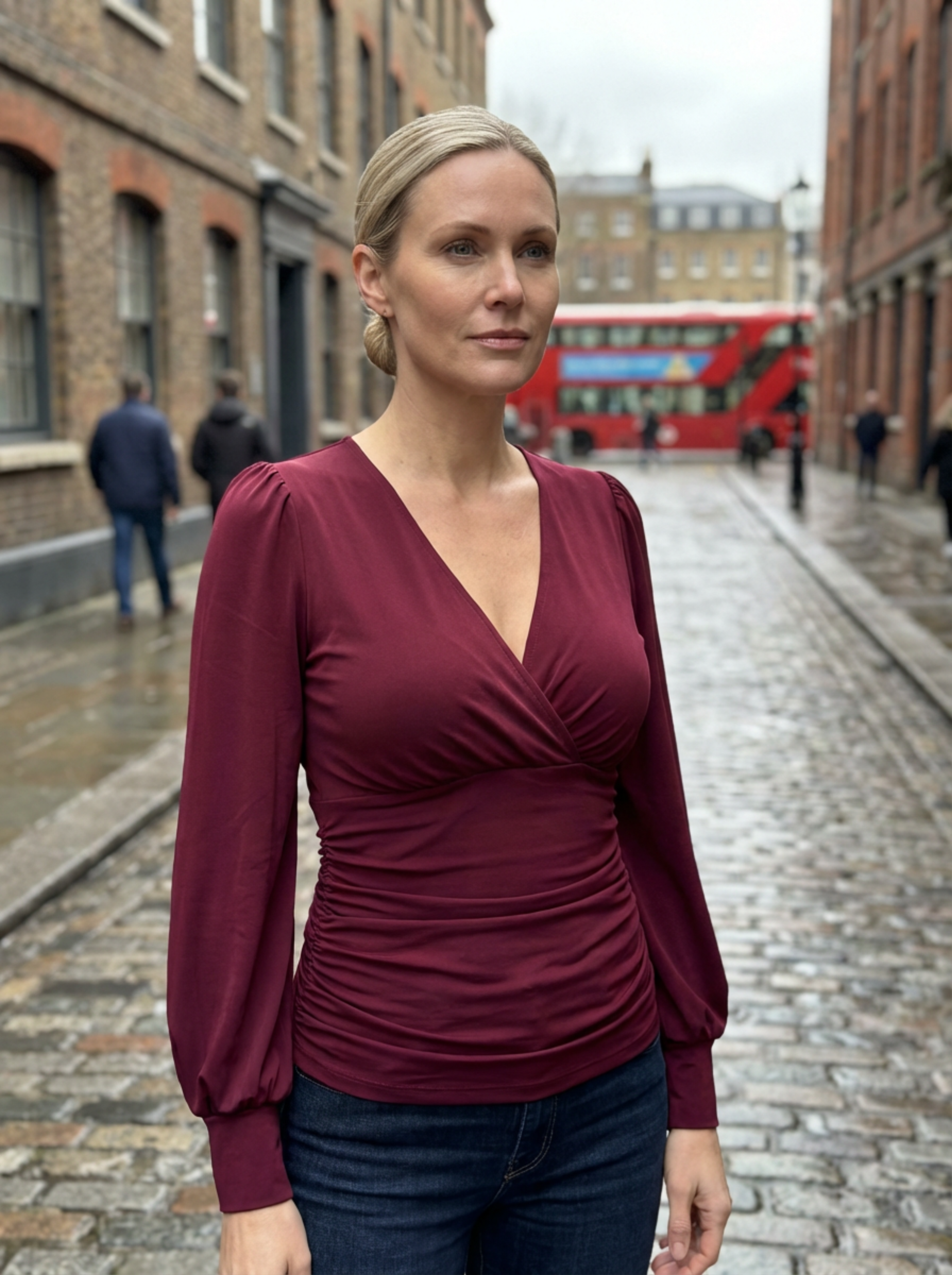 V‑Neck Top for Women with Classic Cut & Long Sleeves