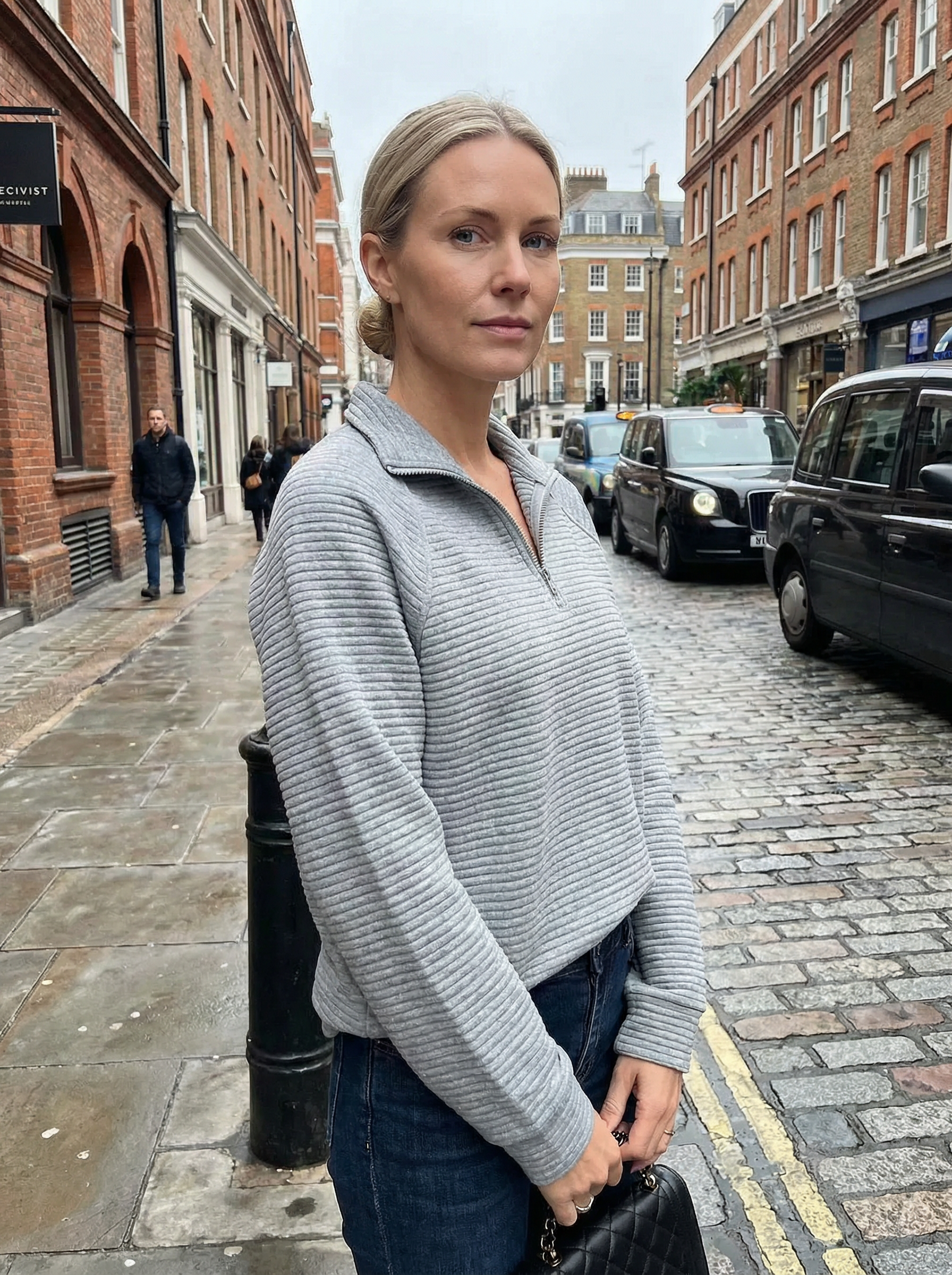 Sweater Women V‑Neck Zip Front Classic Silhouette