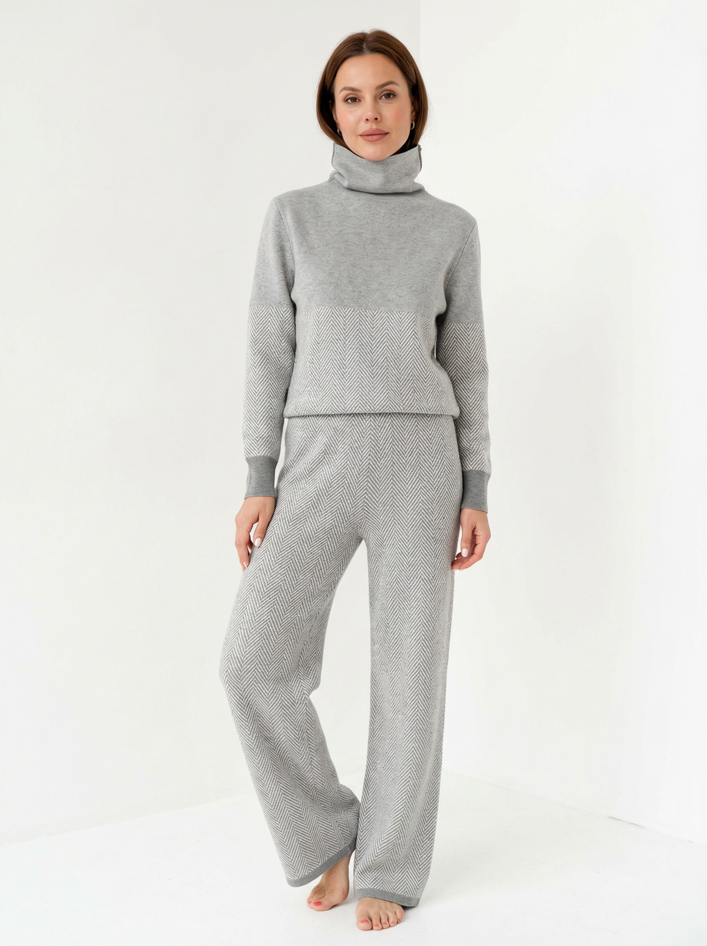 Women’s Winter Lounge Set with Relaxed Design