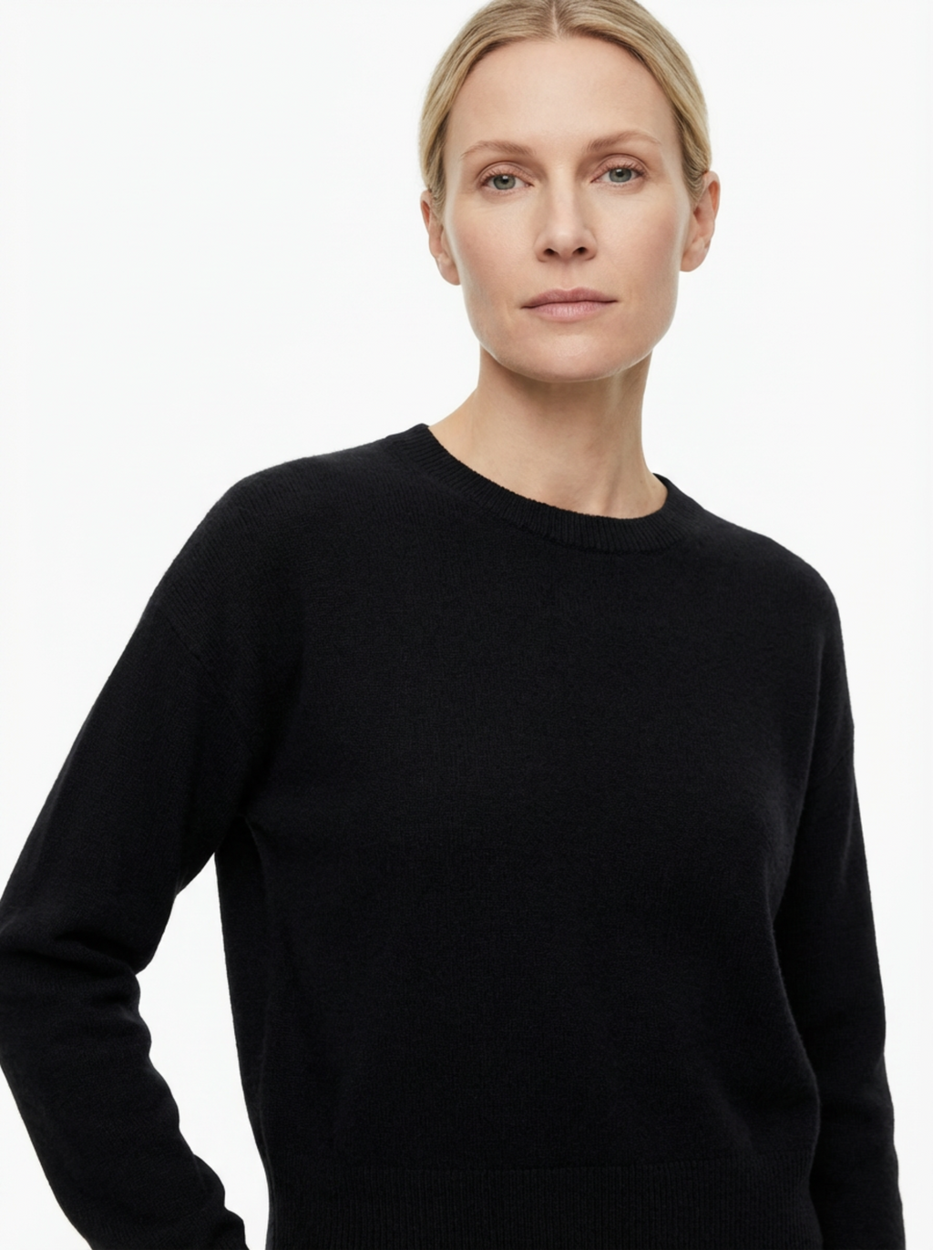 Classic Round‑Neck Sweater Women Regular Fit